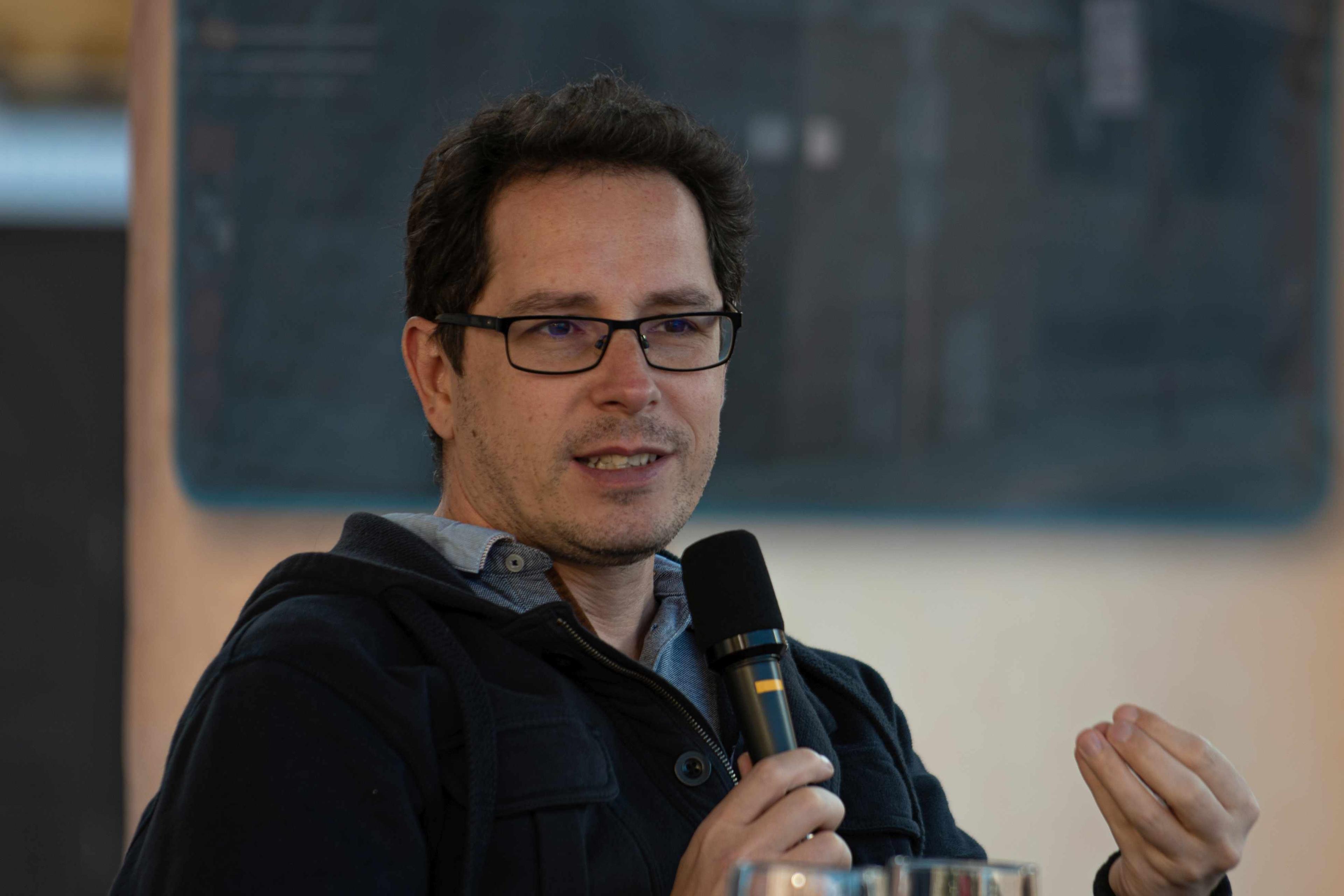 Könyvheti beszélgetés Barnák Lászlóval 4 Könyvheti beszélgetés Barnák Lászlóval 4