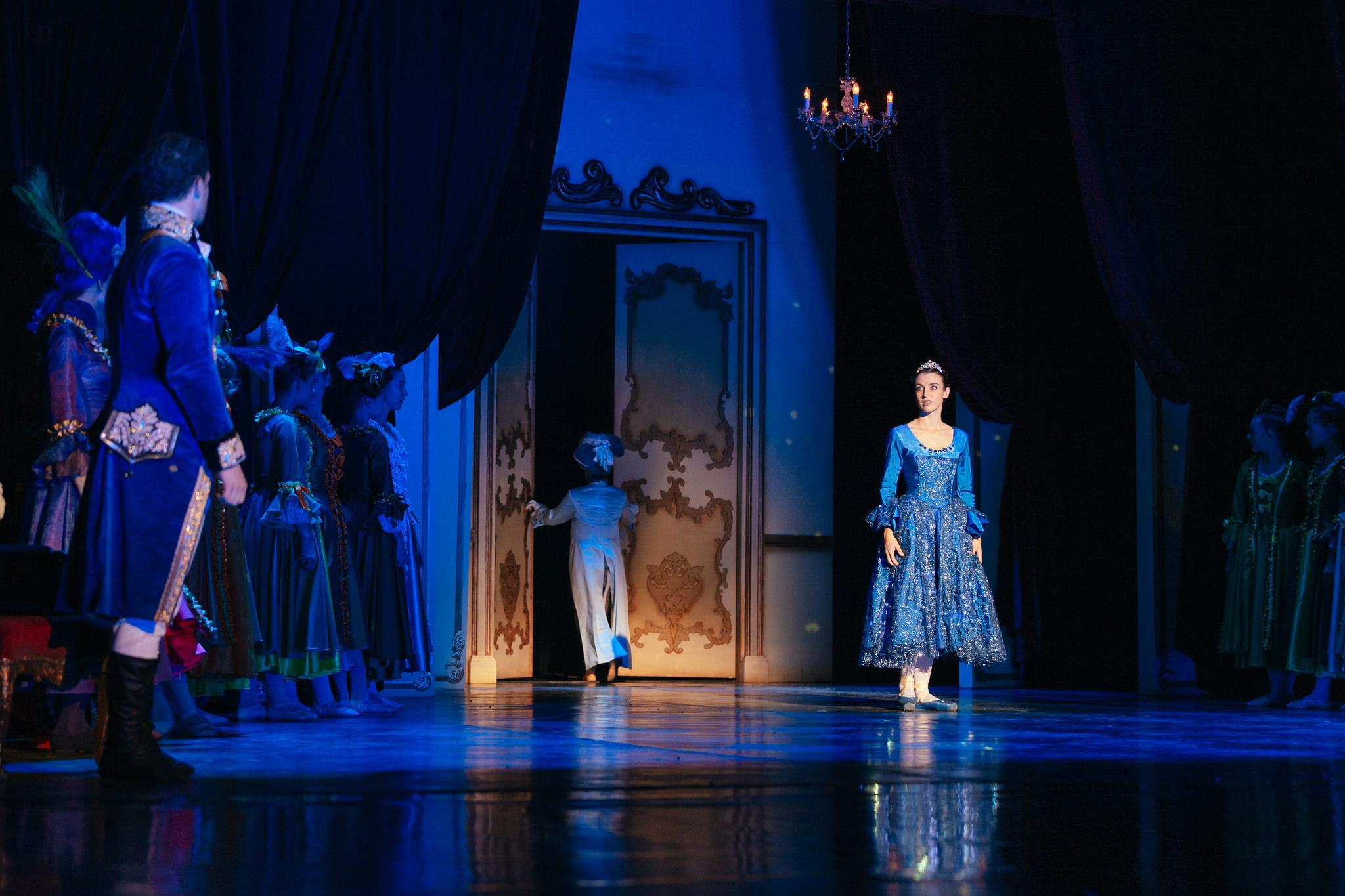 MESEBALETT MIKULÁSRA 1 MESEBALETT MIKULÁSRA 1