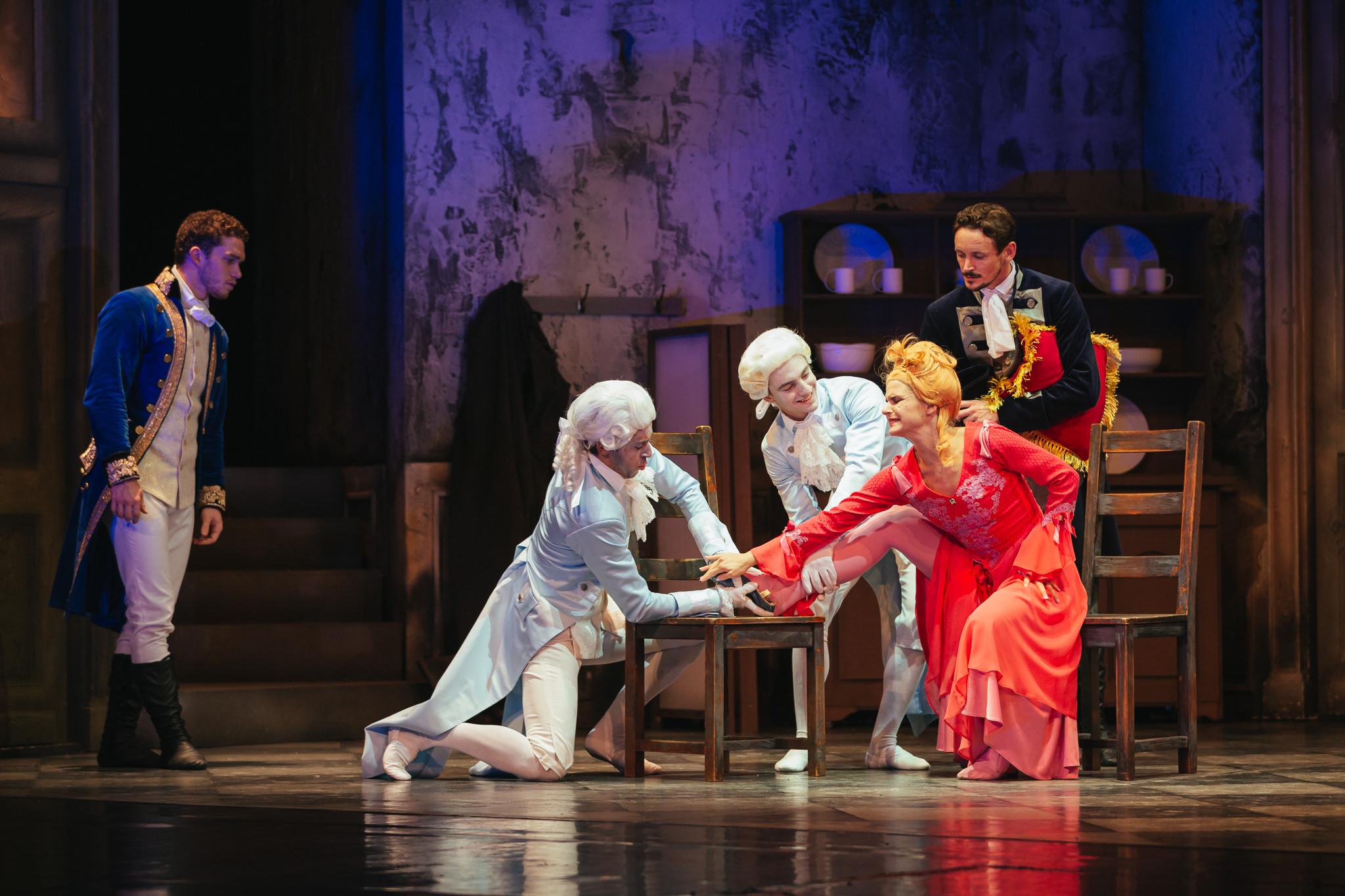 MESEBALETT MIKULÁSRA 4 MESEBALETT MIKULÁSRA 4