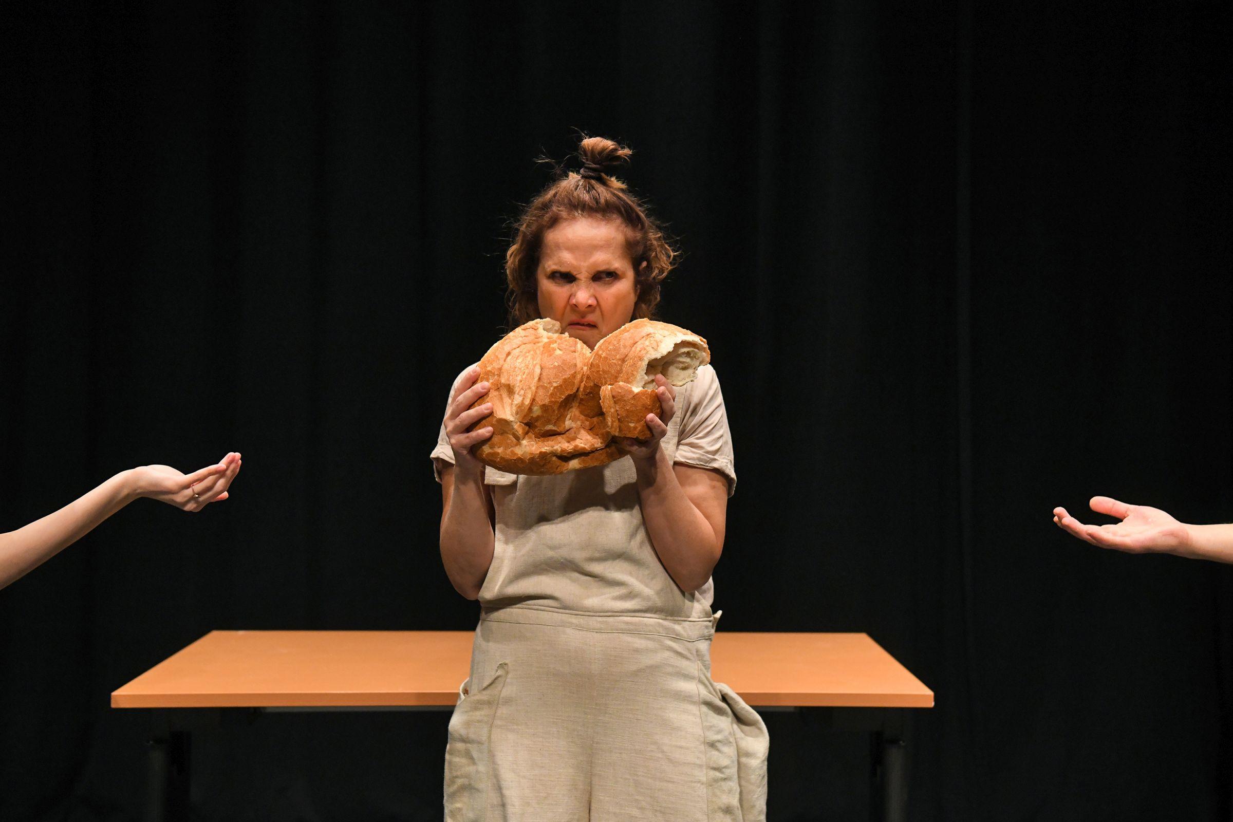 Kenyértörés fotógaléria képe 4 Kenyértörés fotógaléria képe 4