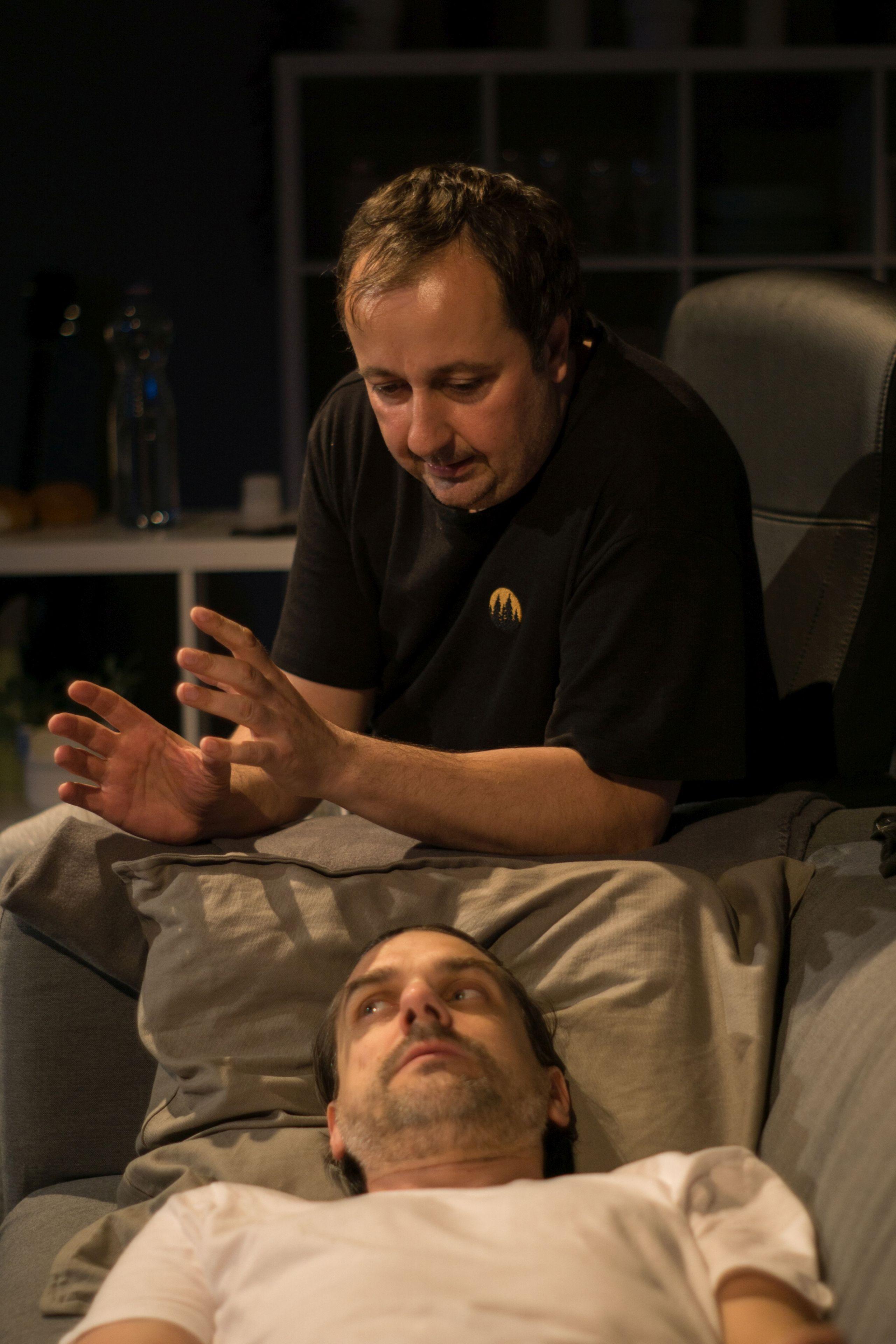 Pánik, avagy férfiak az idegösszeomlás szélén 3 Pánik, avagy férfiak az idegösszeomlás szélén 3