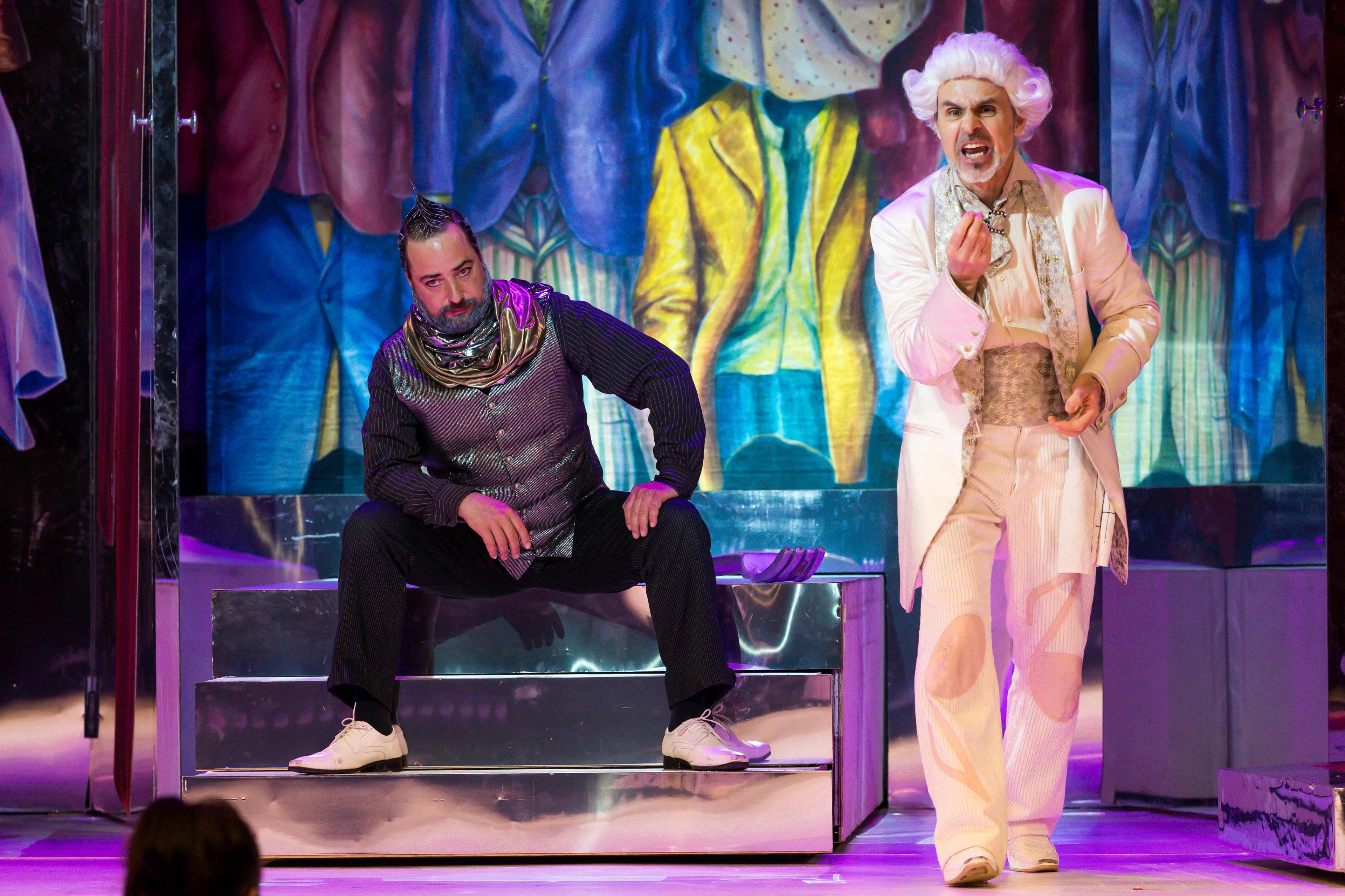 Pomádé király új ruhája 4 Pomádé király új ruhája 4